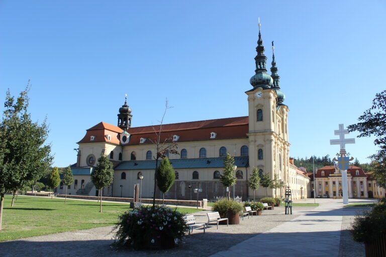 Velehrad, bazilika od severozápadu